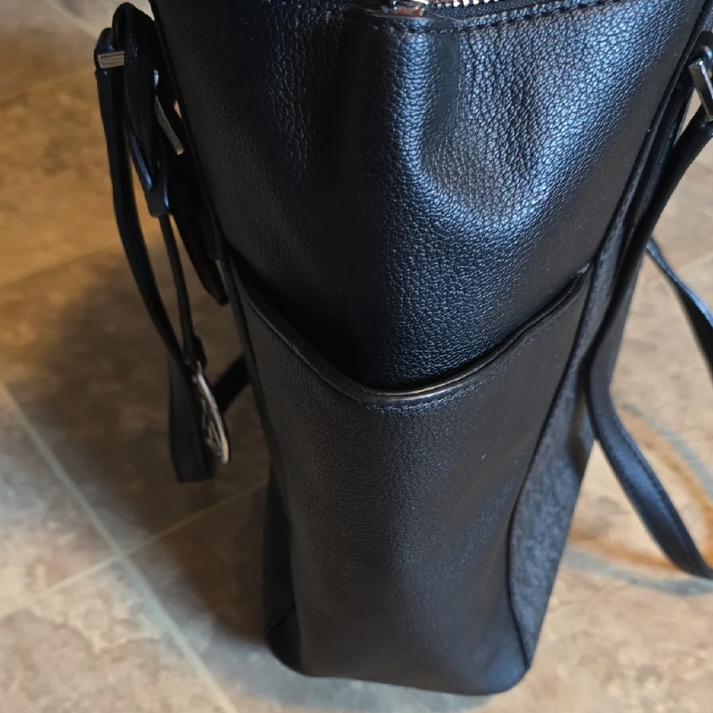 Michael Kors Black and Gray Tote Bag - Picture 4 of 11